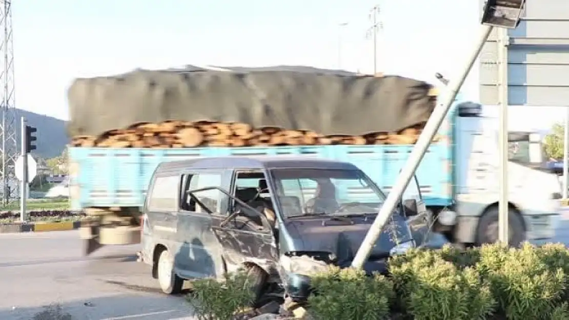 Fethiye'de Kaza: 5 Kişi Yaralandı!