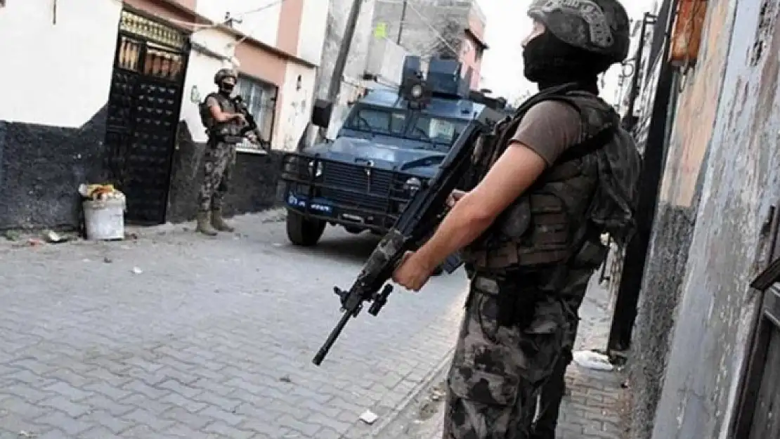 İçişleri Bakanlığı: Metropollerde Bombalı Eylem Hazırlığı Yapan 2 PKK'lı Terörist Yakalandı