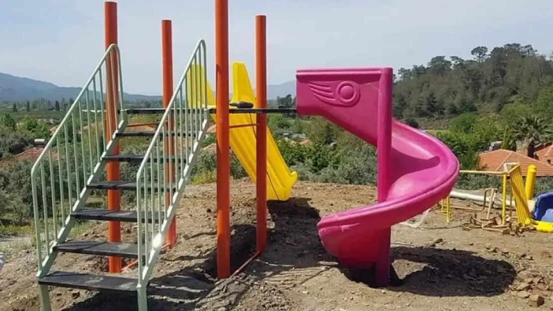 Köyceğiz Belediyesi, Çocuklara Güvenli Yeni Oyun Alanları Oluşturmayı Sürdürüyor