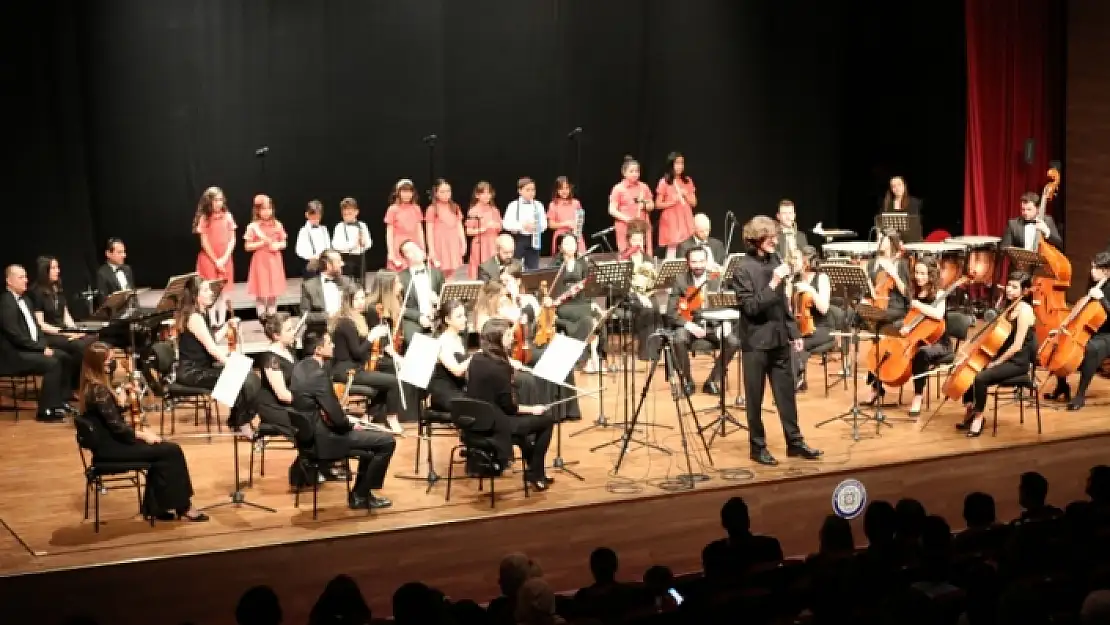 Muğla Büyükşehir Çocuk Korosu İlk Konserini Verdi