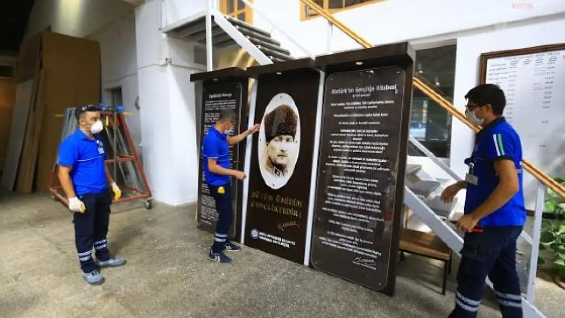 Muğla Büyükşehir'den Mahallelere ve Okullara 'Atatürk Büstü' ve 'Şeref Köşesi'