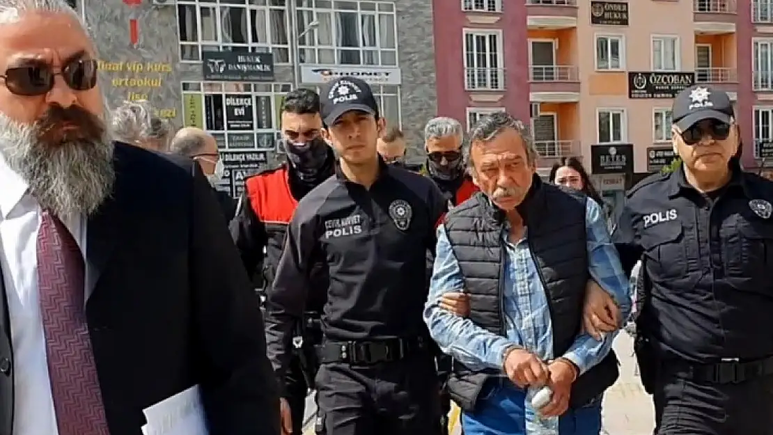 Oğlunu Satırla Öldüren Baba Tutuklandı
