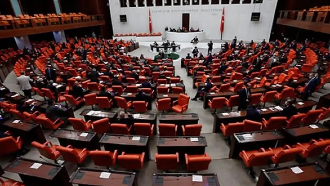 Seçim Barajı Yüzde 7'ye Düşürüldü
