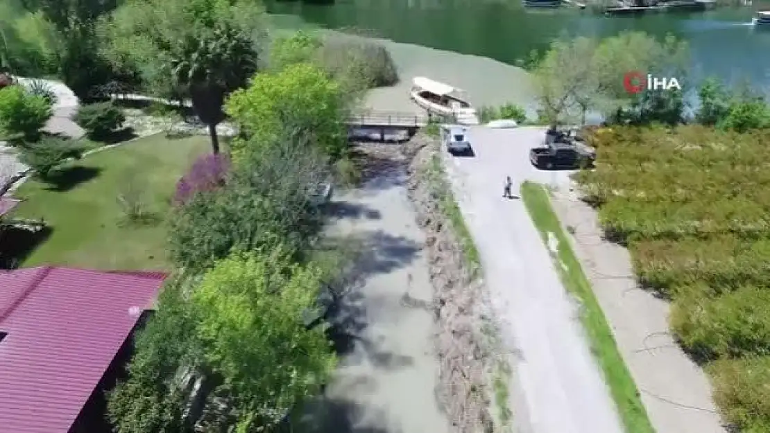 Zirai Kanal Temizliğinde Atıklar Dalyan Kanallarına Aktı, Vatandaşlar Tepki Gösterdi