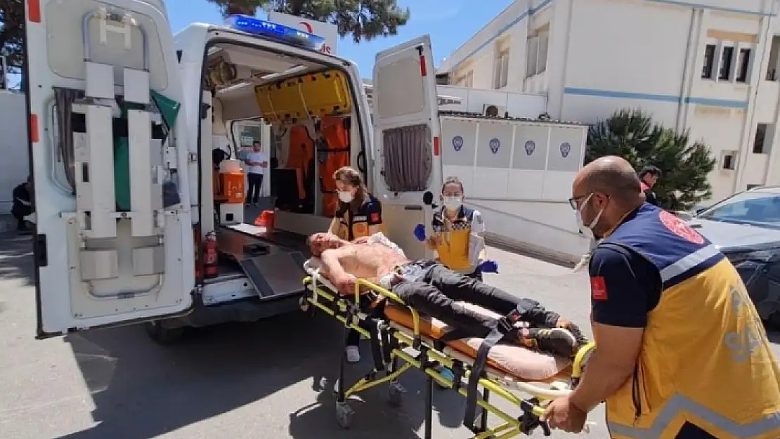Bodrum'daki Yabancı Uyruklu Genç, Kendini Kesti
