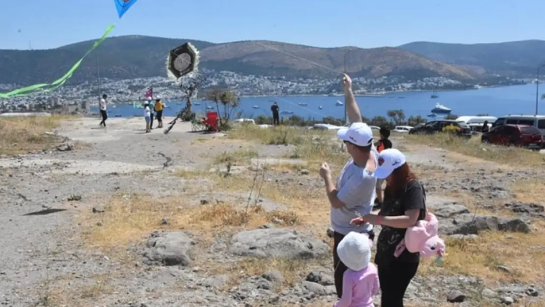Bodrum'da Renkli Uçurtma Festivali