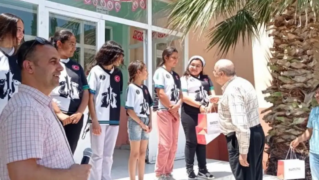Hayırsever Vatandaştan Milaslı Satranççılara Ödül
