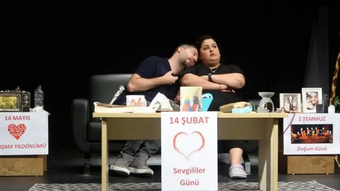 İki Kişilik Komedi Oyunu 'Ruh Öküzüm' Marmaris'te Sahne Aldı