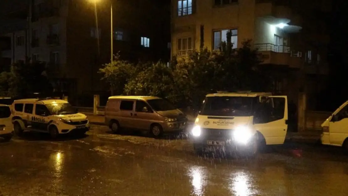 Korkunç Olay: 15 Yaşındaki Genç Babasını Katletti!