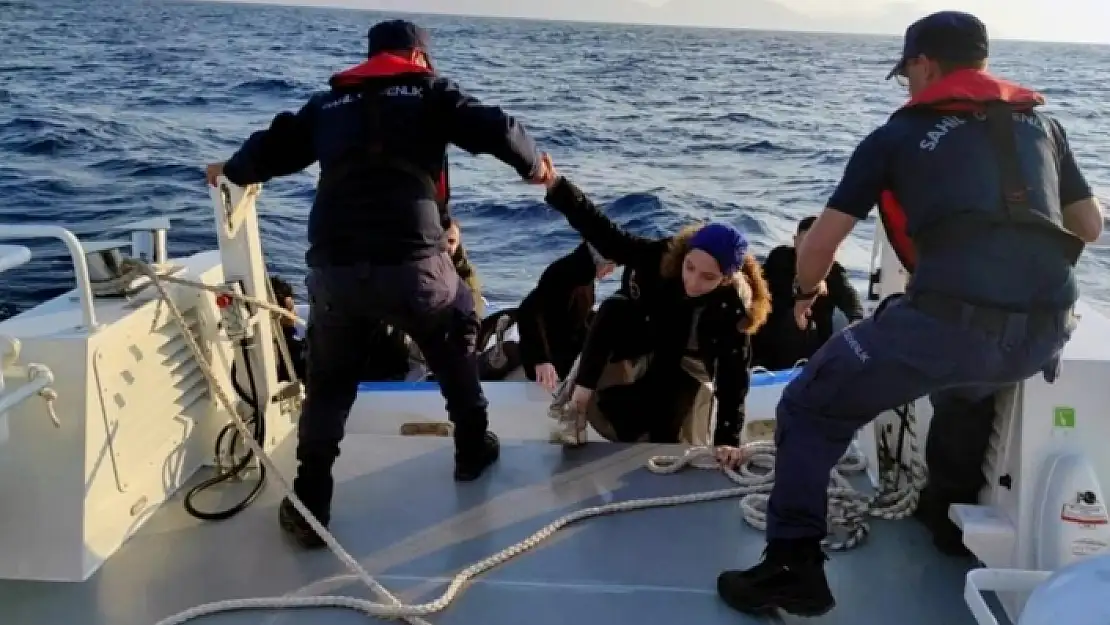 Marmaris'te 9 Düzensiz Göçmen Kurtarıldı