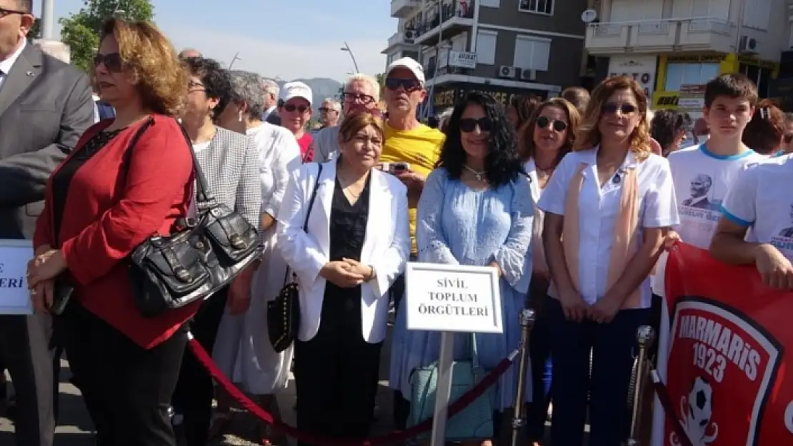 Marmaris'te 19 Mayıs Atatürk'ü Anma Gençlik ve Spor Bayramı Çelenk Sunma Töreni Yapıldı