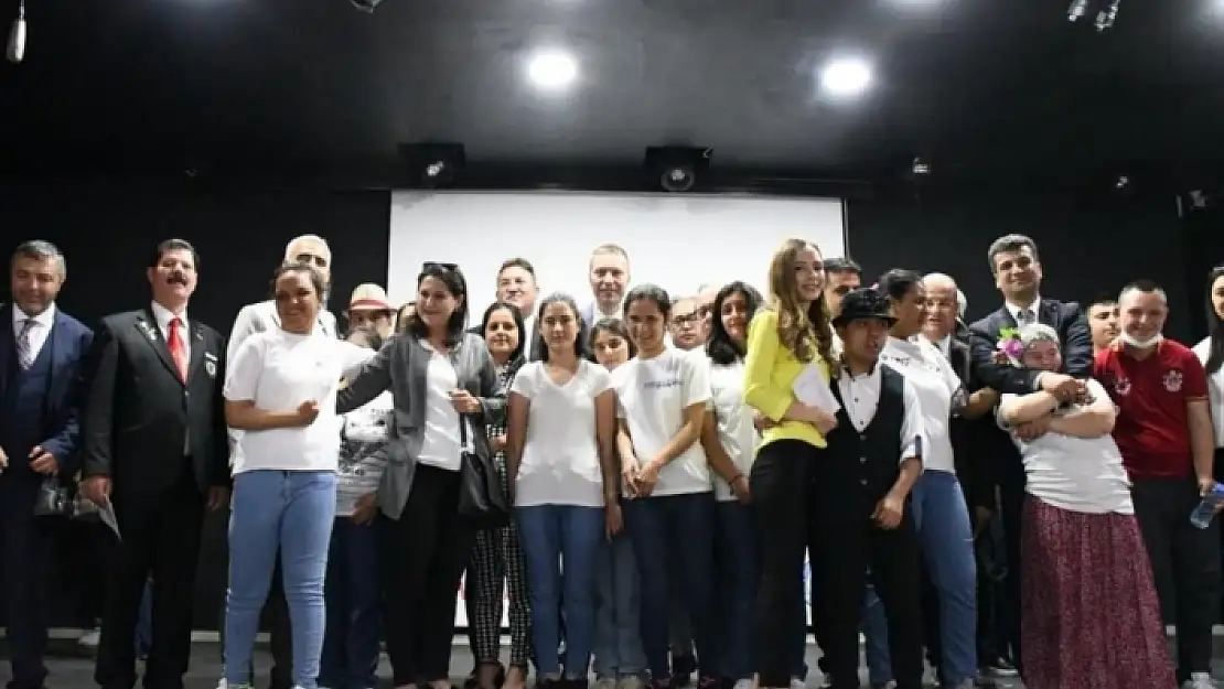 Milas'taki Engelliler Performanslarıyla Ayakta Alkışlandı