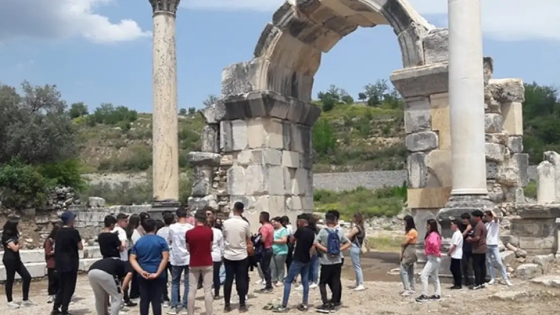 Milas'taki Öğrenciler Eğitim Öğretim Yılını Kültür Gezileriyle Tamamlıyor