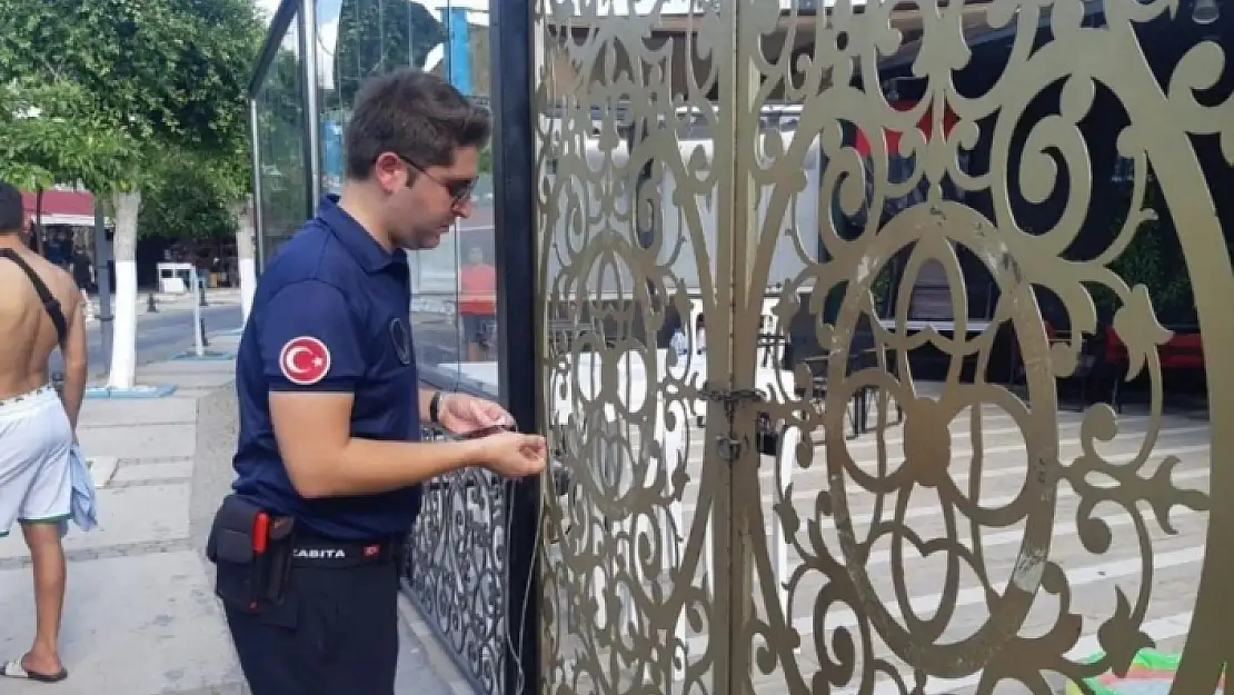 Bodrum'da Hanutçuluk Yapan İşletmeler Mühürleniyor