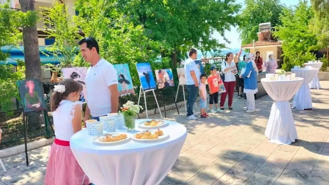 Köyceğiz Anadolu Lisesi 5. Resim Sergisini Açtı