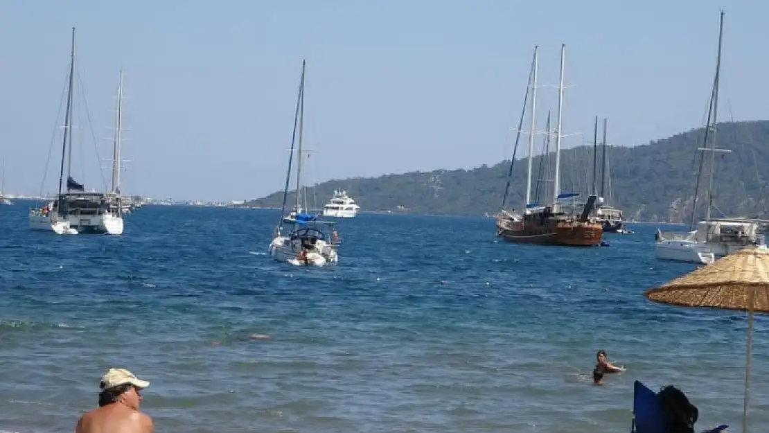 Marmaris'te, Denizi Tekneler Kapladı