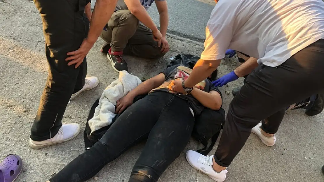 Menteşe'de Kontrolden Çıkan Motosikletteki 2 Vatandaş Yaralandı
