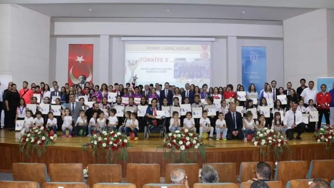 Muğla'da Okul Sporlarında Başarılı Öğrenciler Ödüllendirildi
