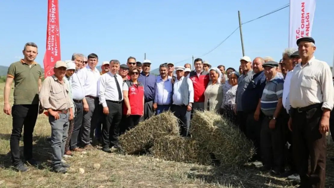 Yatağan'da da Çiftçilere Ücretsiz Saman Balyası Dağıtıldı
