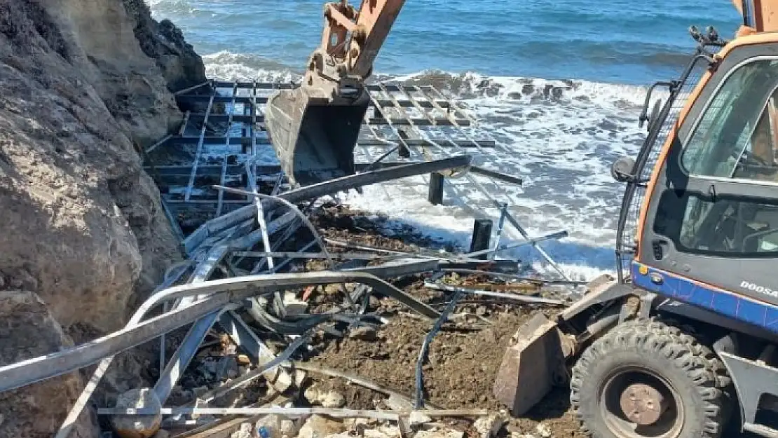 Bodrum'da Kaçak İskeleler Kaldırılıyor