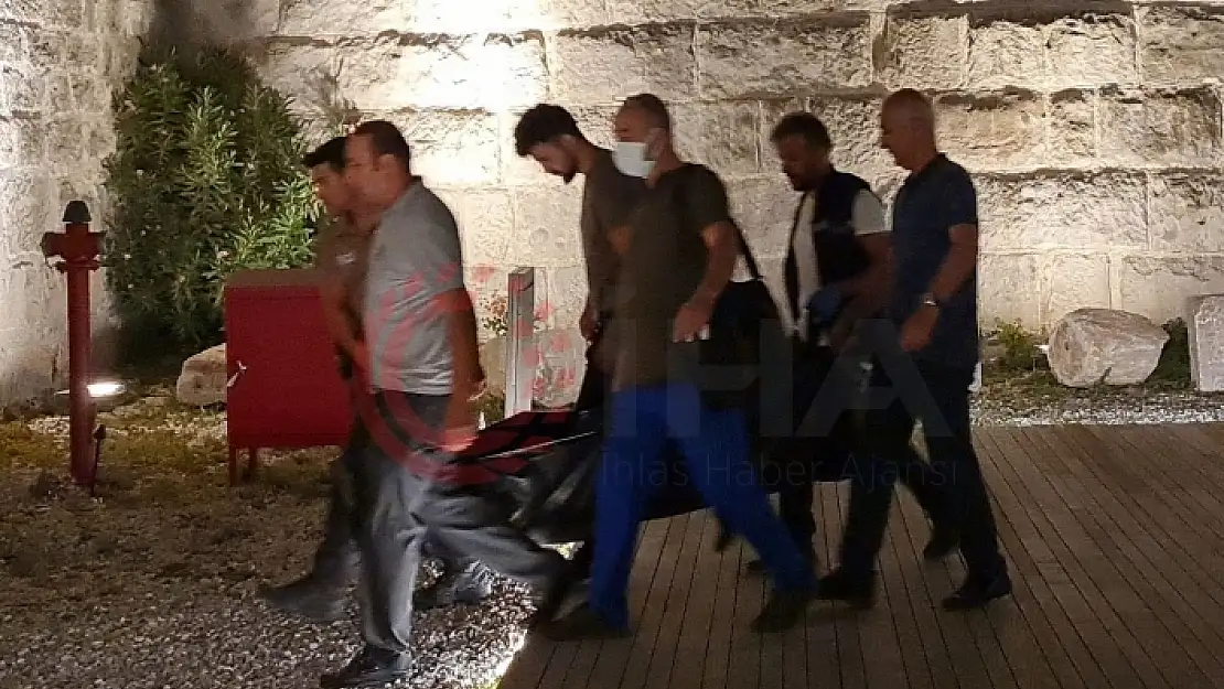 Bodrum Kalesi'nden Atladığı İddia Edilen Genç Yaşamını Yitirdi