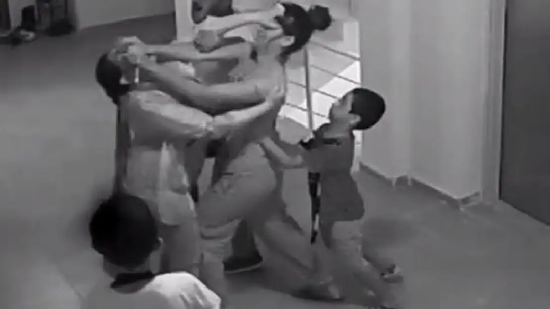 Çocukların Anlaşmazlığı Kadınların Kavgasıyla Sonlandı!