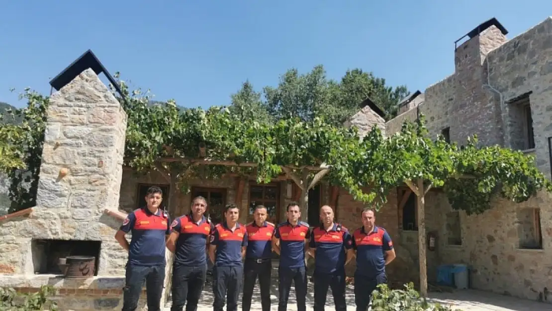 Datça'daki Yanan Eve 360 Kilometre Mesafeden Gelip Kurtardılar