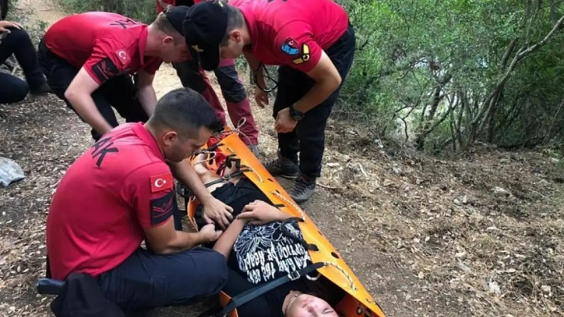 Fethiye'deki Doğa Yürüyüşünde Yaralanan Kadını JAK Kurtardı