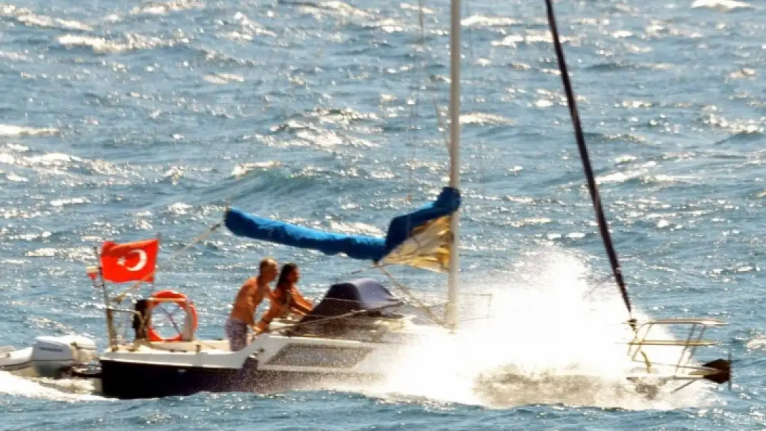 Fırtına Bodrum'da Hayatı Felç Etti