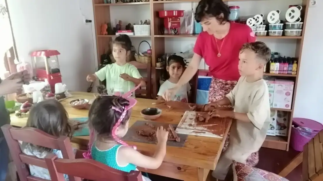 Köyceğiz'de Minikler Seramik Tabak Yapmayı Öğrendi