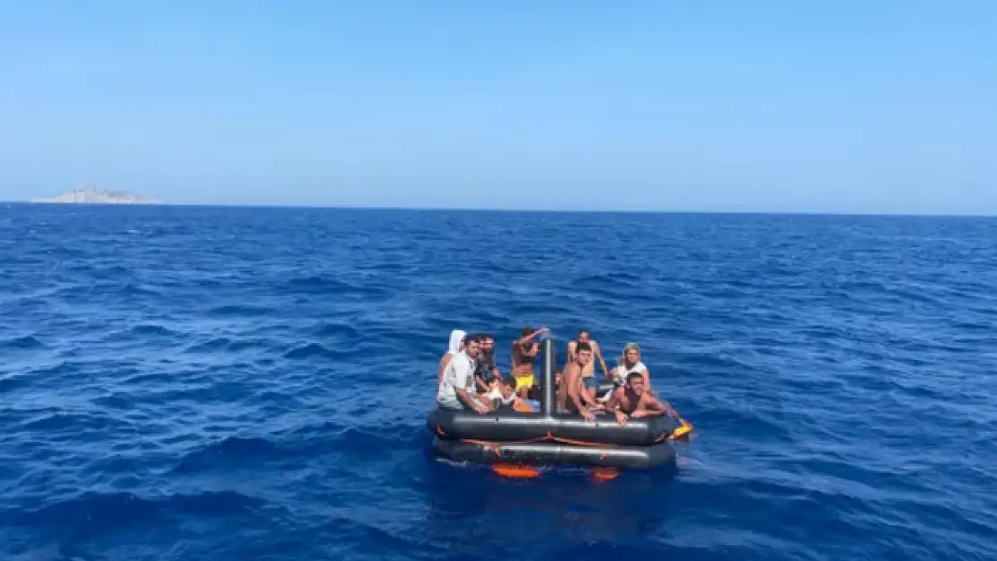 Marmaris'te 15 Düzensiz Göçmen Kurtarıldı