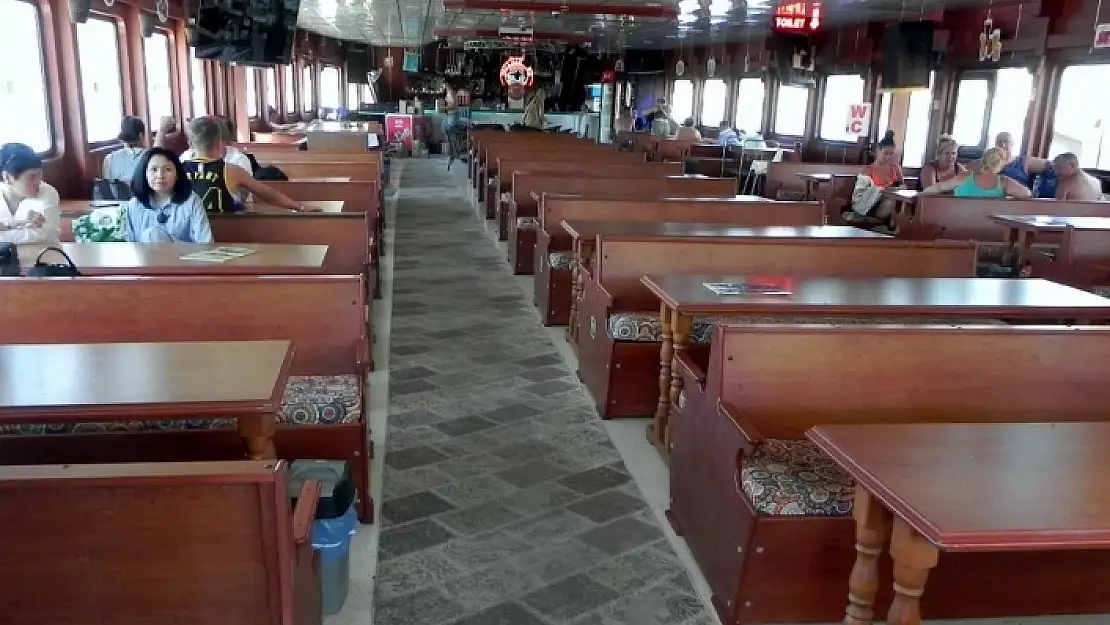 Marmaris'te Tur Teknelerinin Yarısı Bile Dolmuyor