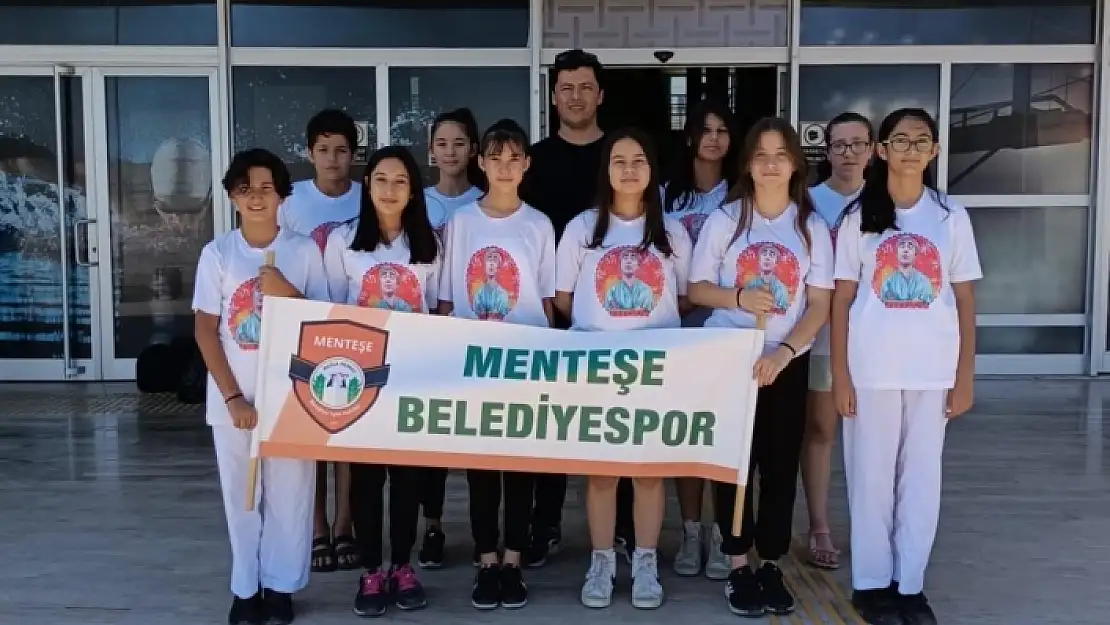 Menteşeli Karateciler İzmir'de Fırtına Gibi Esti