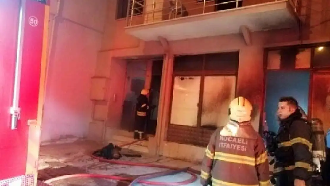 Babasının Evlenmesini İstemeyen Oğul, Evin Garajını Yakıp Kaçtı