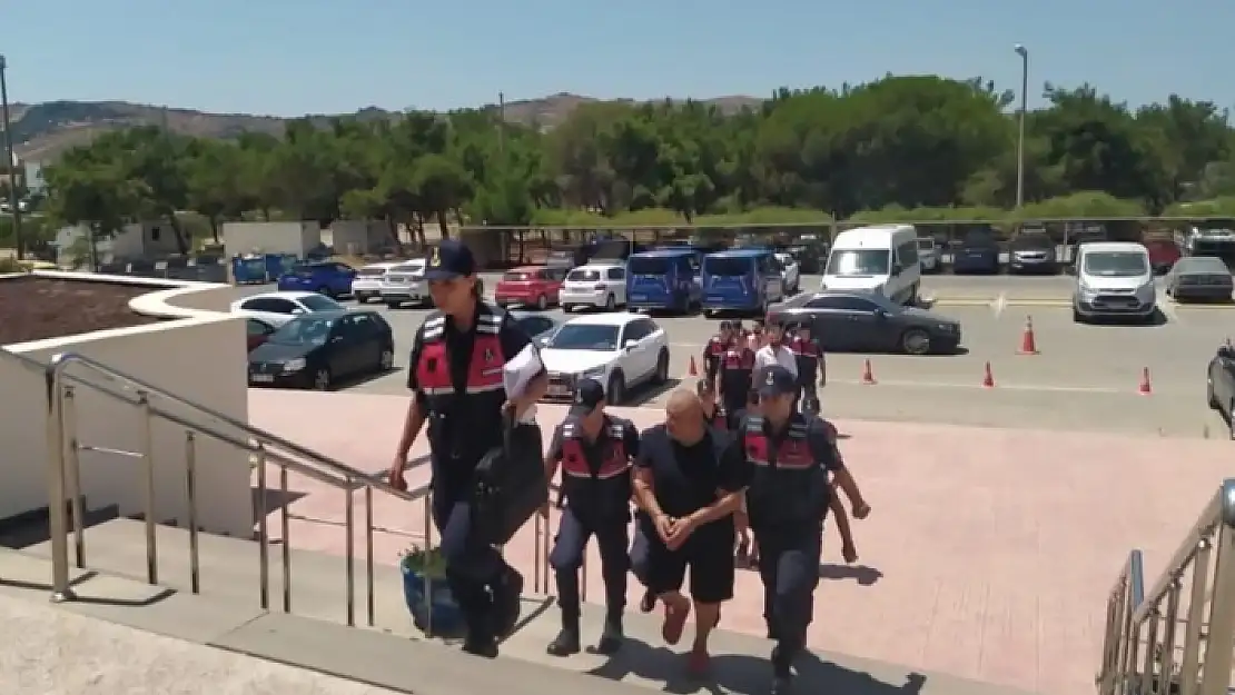 Bodrum'da Jandarmanın Operasyonunda Yakalanan 5 Kişi Tutuklandı