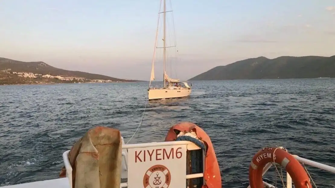 Bodrum'da Sürüklenen Tekneyi KIYEM Botu Kurtardı