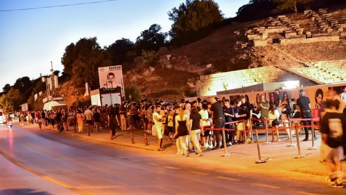 Çakal ve Reckol Hayranları Bodrum Antik'te Coştu