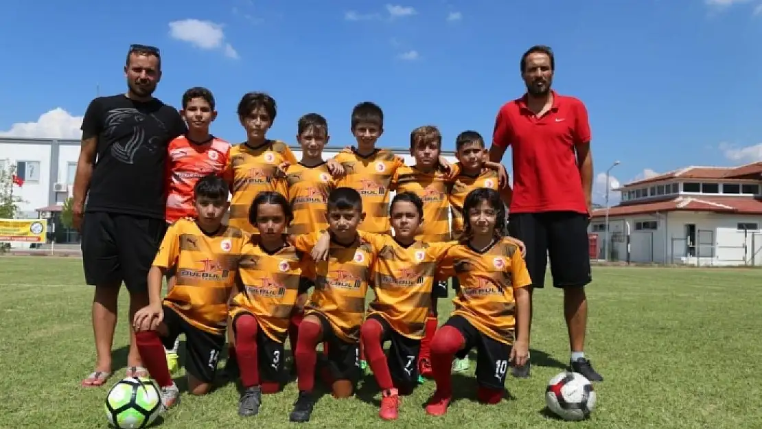 Dörtyıldız Spor Kulübü, yaptığı altyapı çalışmaları ile dikkat çekiyor