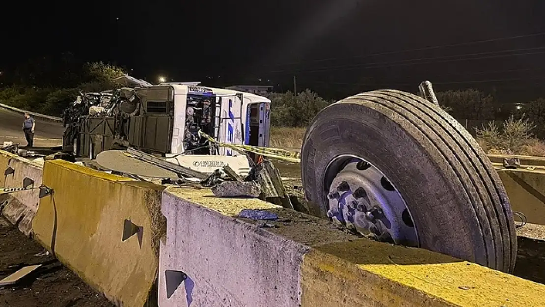 Hatay'da Yolcu Otobüsü Devrildi: 40 Yaralı !