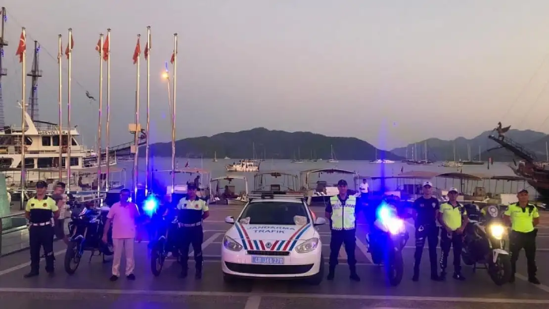 Jandarma, Marmaris'te Emniyet Kemerinin Önemini Anlattı