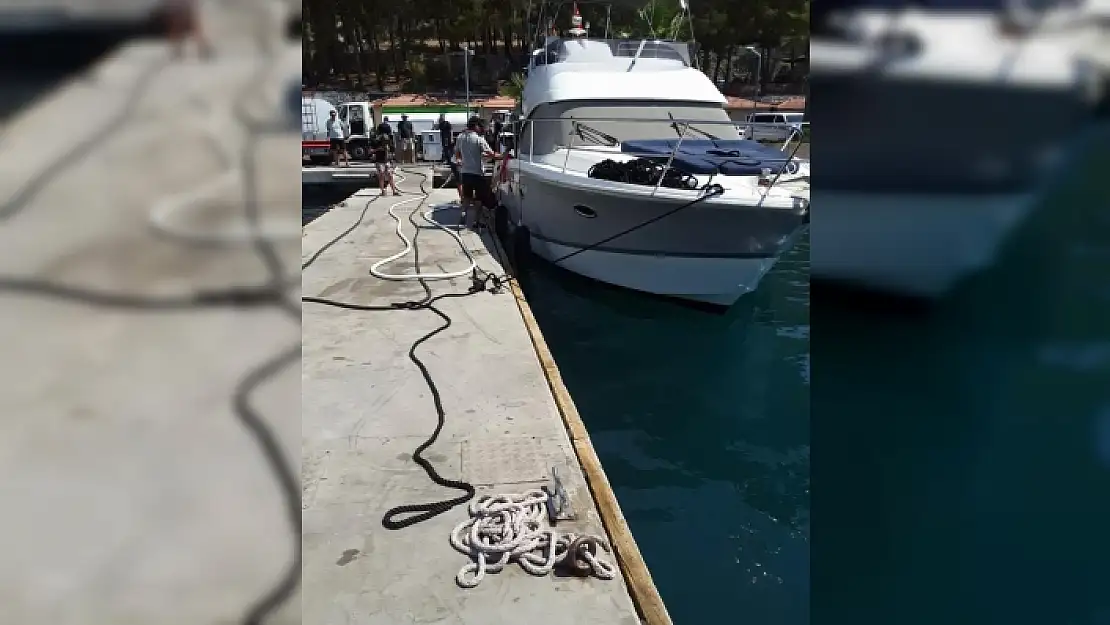 Marmaris'te Sürüklenen Lüks Tekne Kurtarıldı