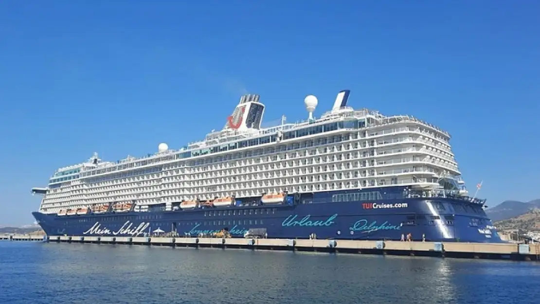 'Mein Schiff 5' Adlı Kruvaziyer Gemi Bodrum Limanı'nda