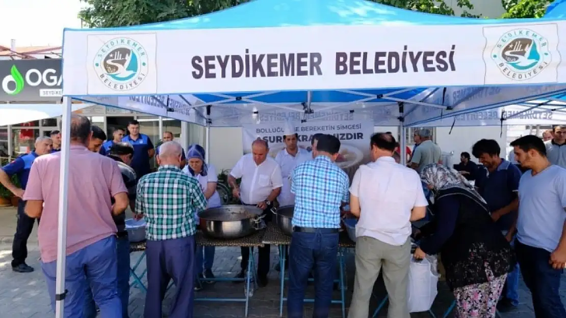 Seydikemer Belediyesi'nden Aşure İkramı