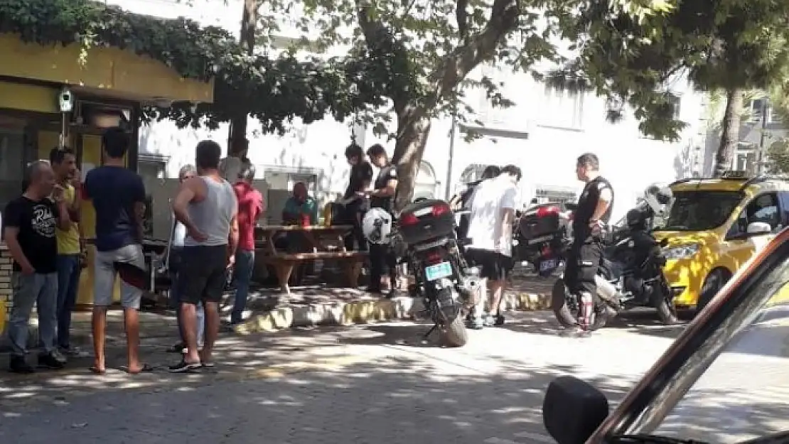 Taciz İddiası Mahalleyi Karıştırdı: Taksi Şoförü Tekme Tokat Dövüldü