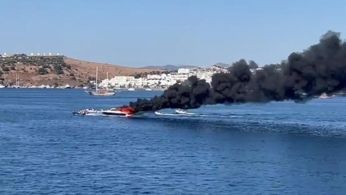 Bodrum'daki Lüks Motoryat Cayır Cayır Yandı