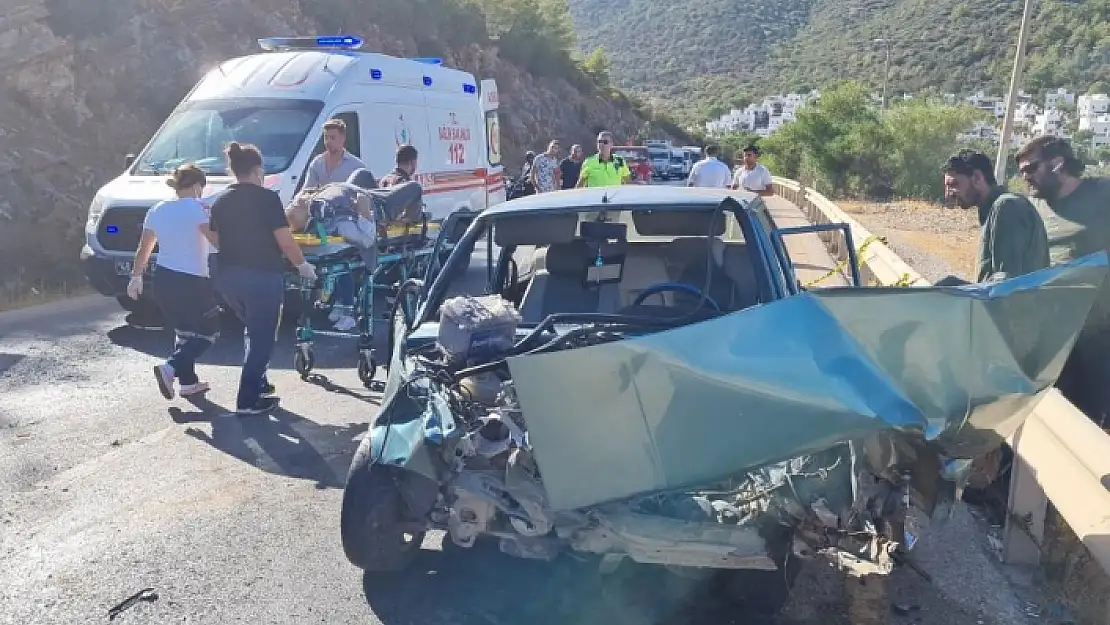 Bodrum'da 4 Aracın Birbirine Girmesi Sonucu Ortalık Savaş Alanına Döndü