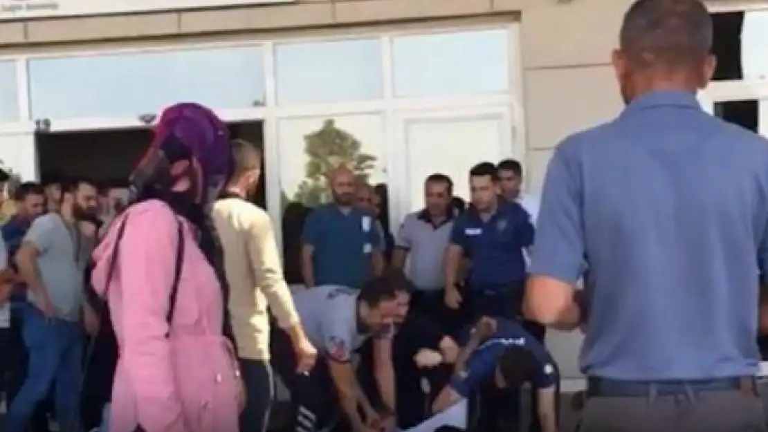 Doktordan Rapor Alamayan Şahıs Güvenlik Görevlilerine Saldırdı