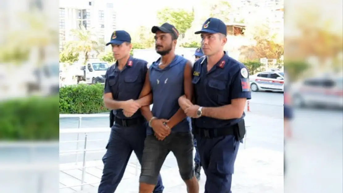 Ev Arkadaşını Çekiçle Öldüren Şahıs Tutuklandı