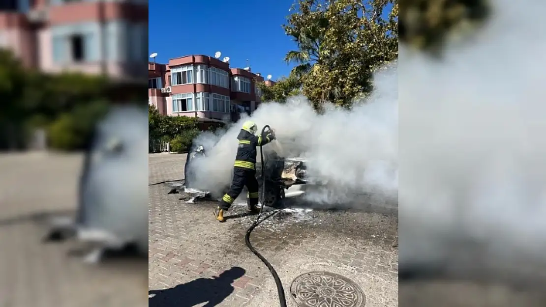 Fethiye'de Seyir Halindeki Otomobil Alev Alev Yandı