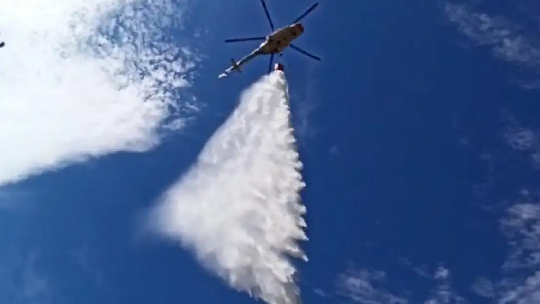 Marmaris'te Uçak ve Helikopterlerin Art Arda Sortileri ile Yangına Müdahale Sürüyor